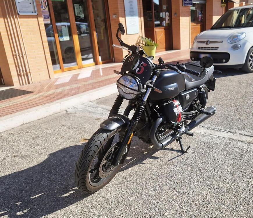 Moto Guzzi V7 Stone (2021 - 24) (5)