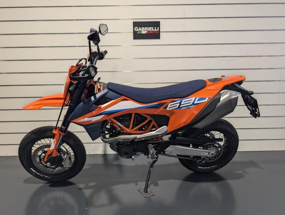 KTM 690 SMC R (2023 - 24) (3)