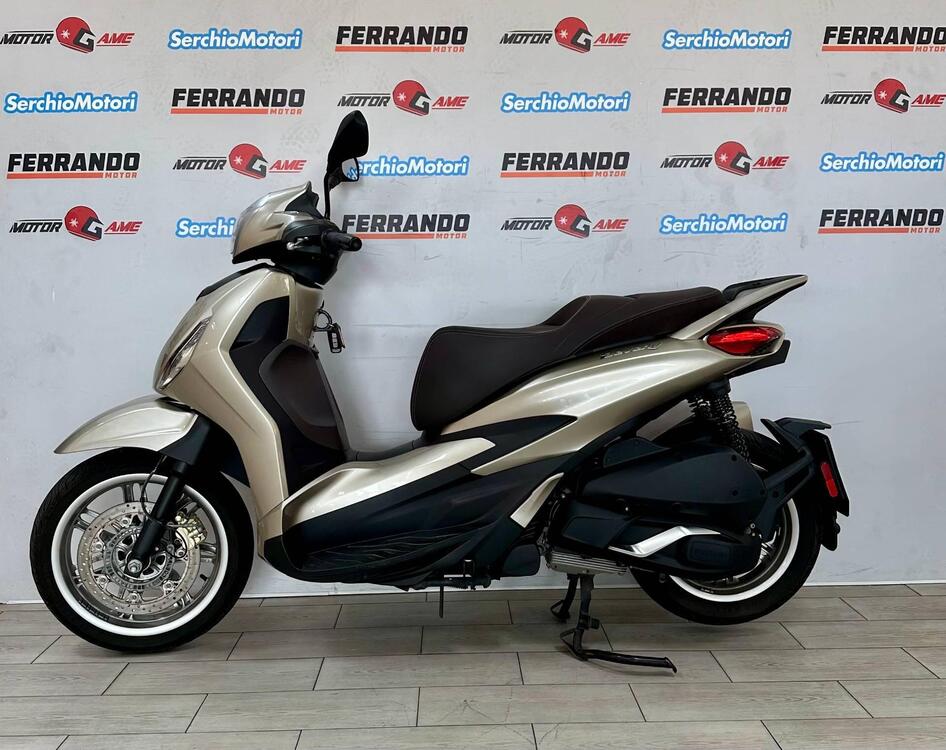 Piaggio Beverly 300 ABS-ASR (2021 - 24) (2)