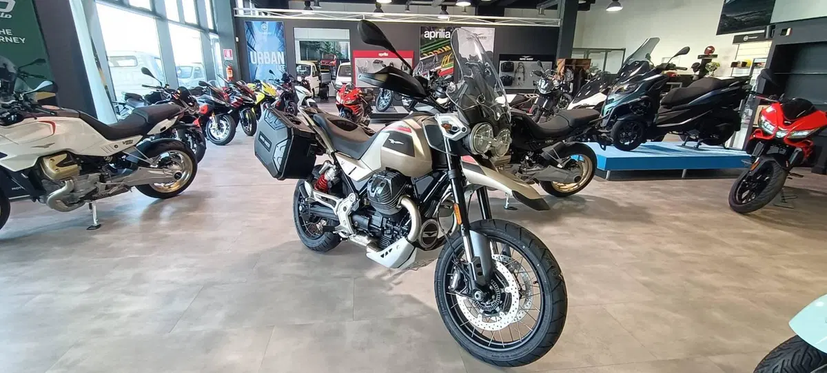 Moto Guzzi V85 TT Travel (2024 - 26) (2)
