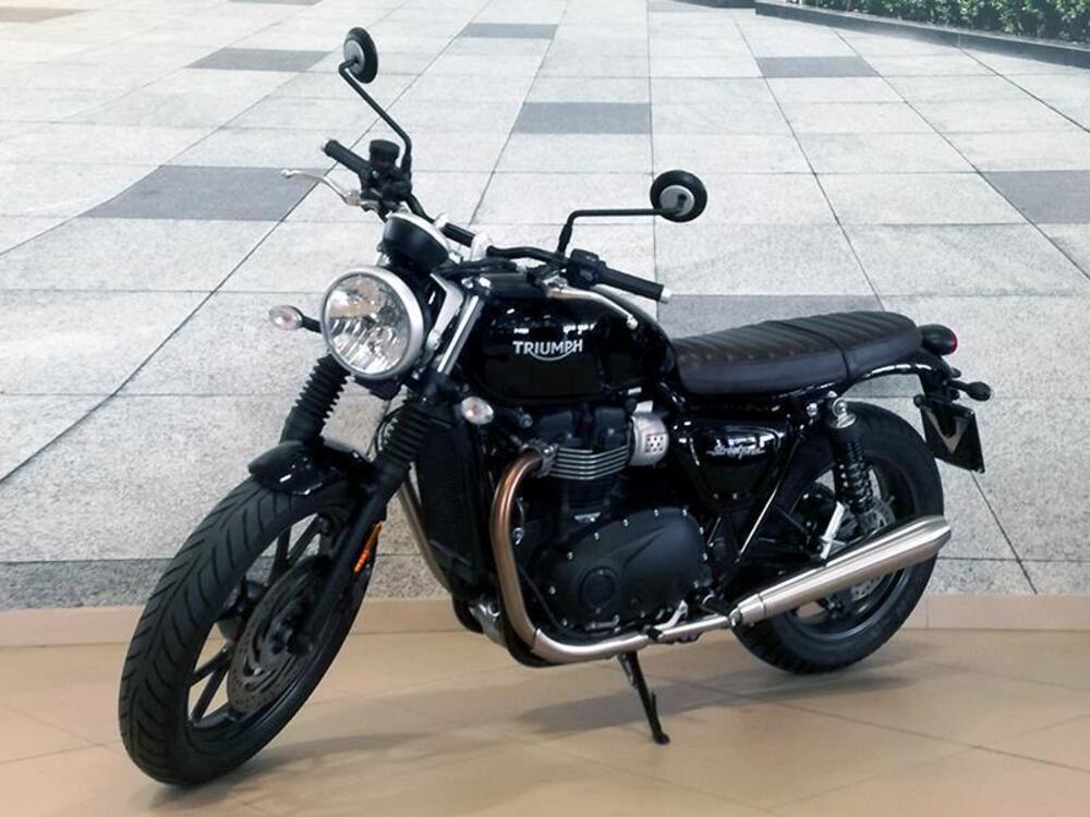 Triumph Street Twin 900 (2017 - 18) (2)