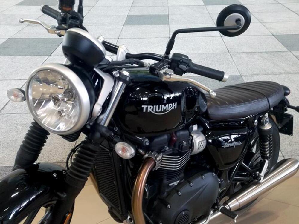 Triumph Street Twin 900 (2017 - 18) (4)