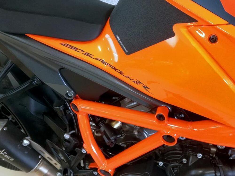 KTM 1290 Super Duke R (2021) (5)