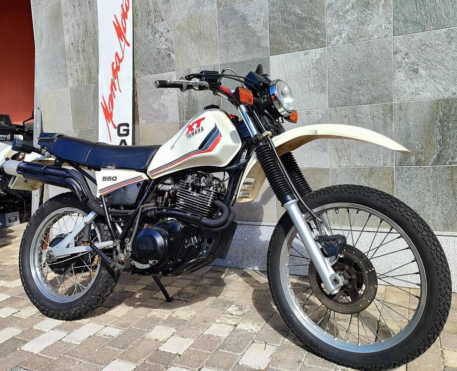 Yamaha XT 550 (3)