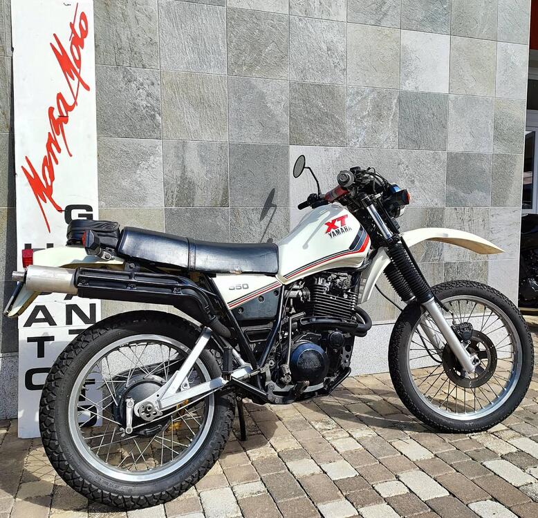 Yamaha XT 550 (4)