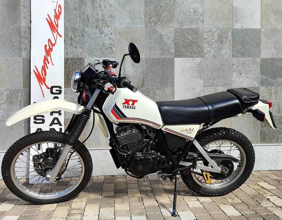 Yamaha XT 550 (2)