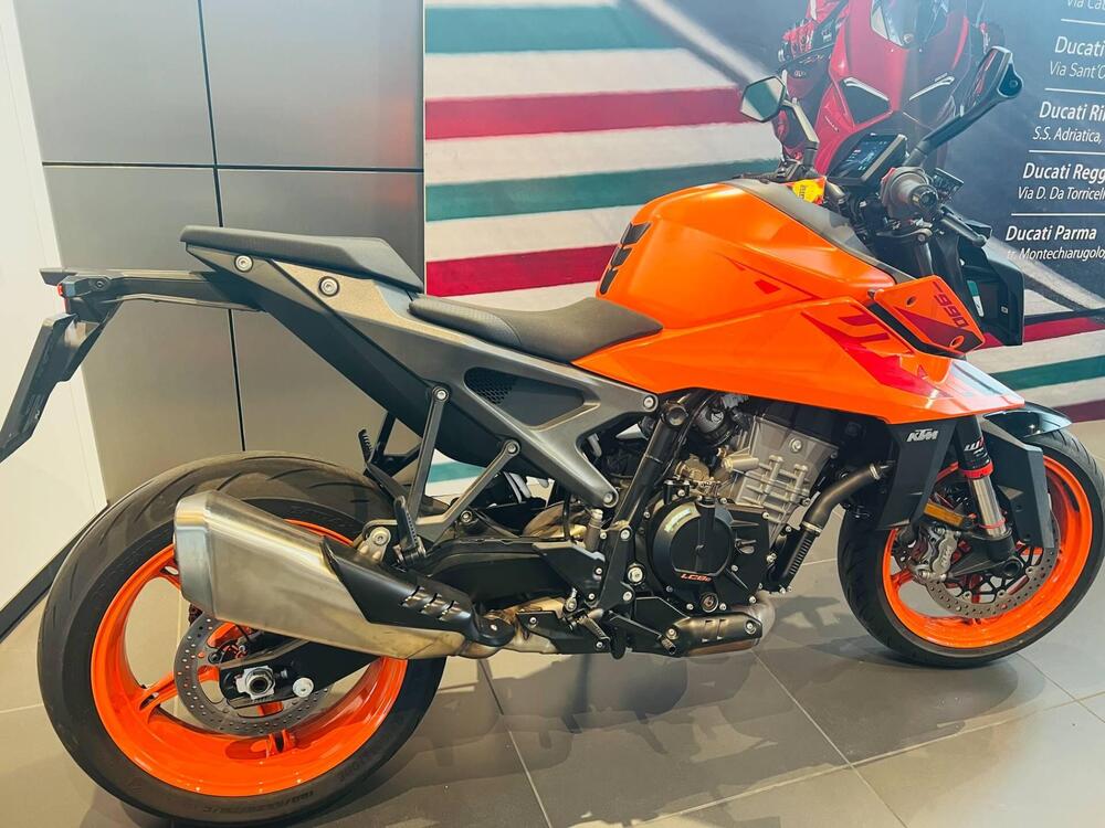 KTM 990 Duke (2024) (2)