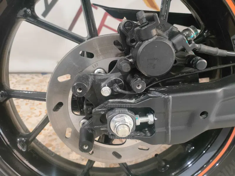 CFMOTO 300NK (2021 - 26) (9)