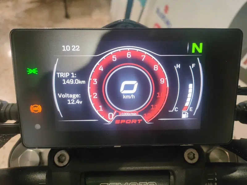 CFMOTO 300NK (2021 - 26) (10)