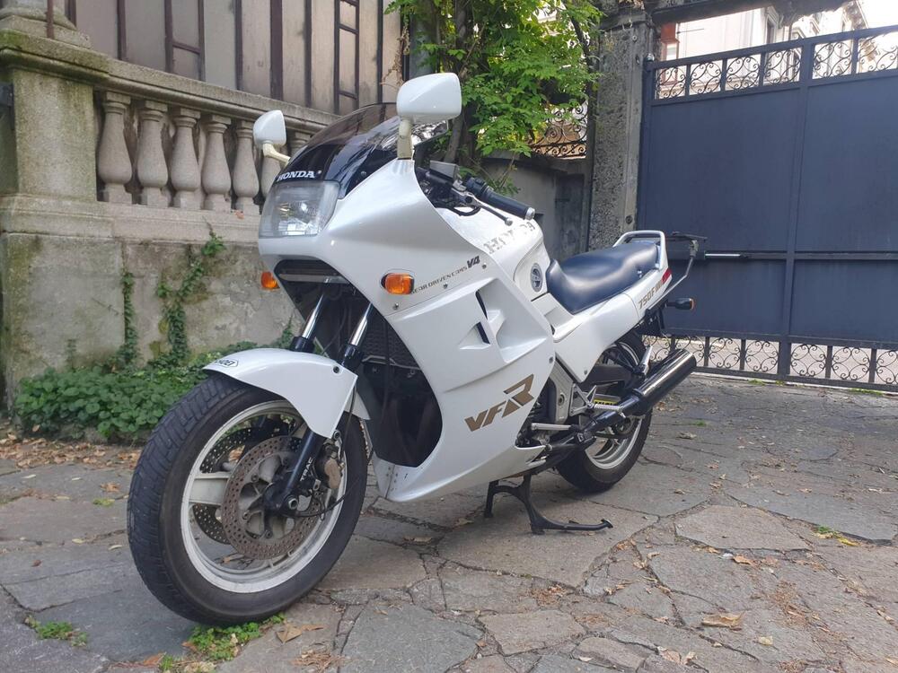 Honda VFR 750 RC (2)