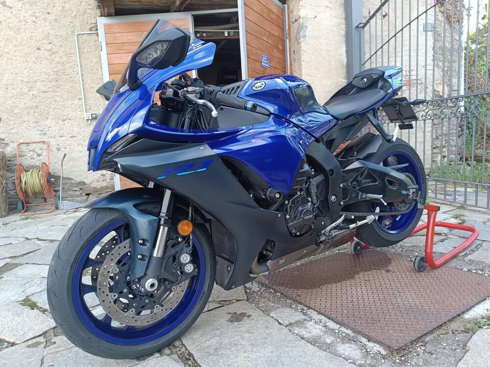 Yamaha YZF R1 (2020 - 24) (2)