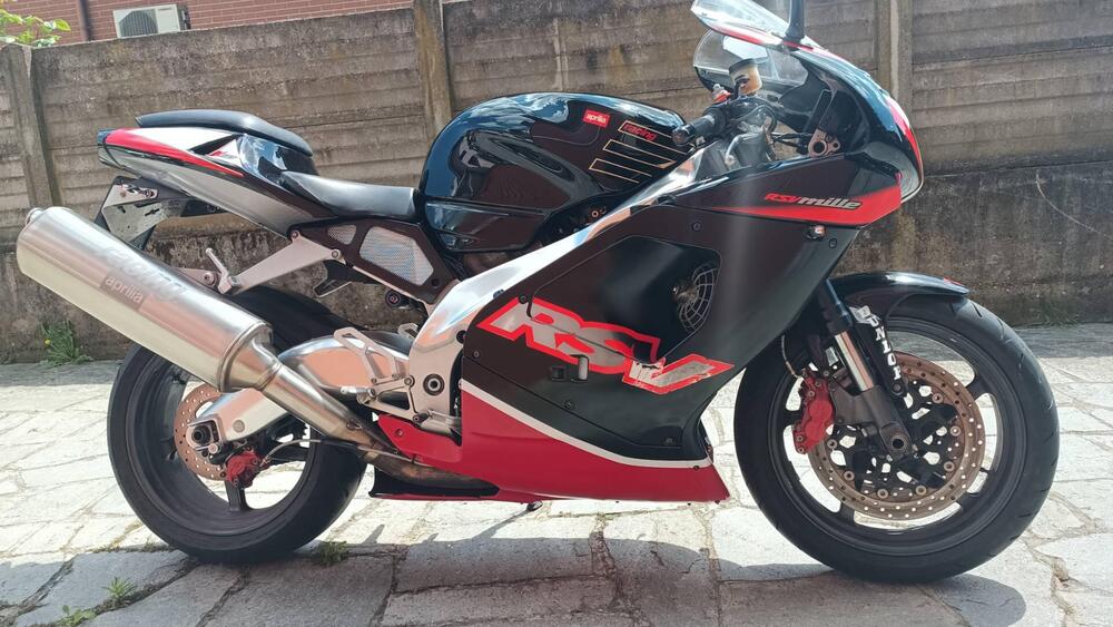 Aprilia RSV 1000 (2000 - 01) (3)