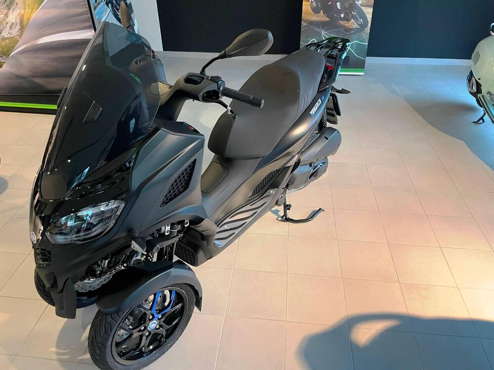 Piaggio MP3 310 Sport (2025) (3)