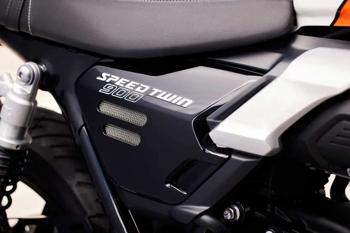Triumph Speed Twin 900: ecco come cambia per il 2025 (8)