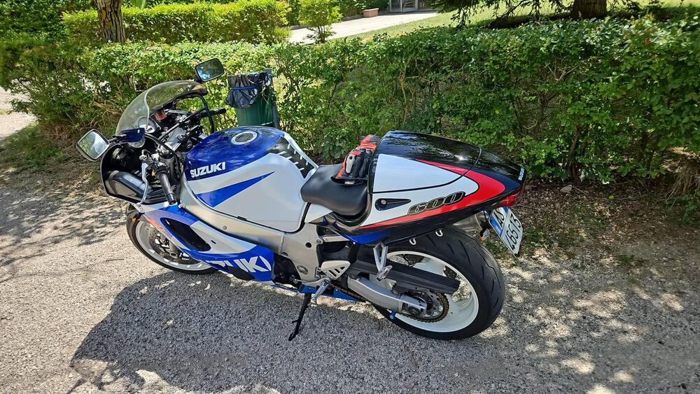 Suzuki GSX R 600 (1997 - 00) (5)