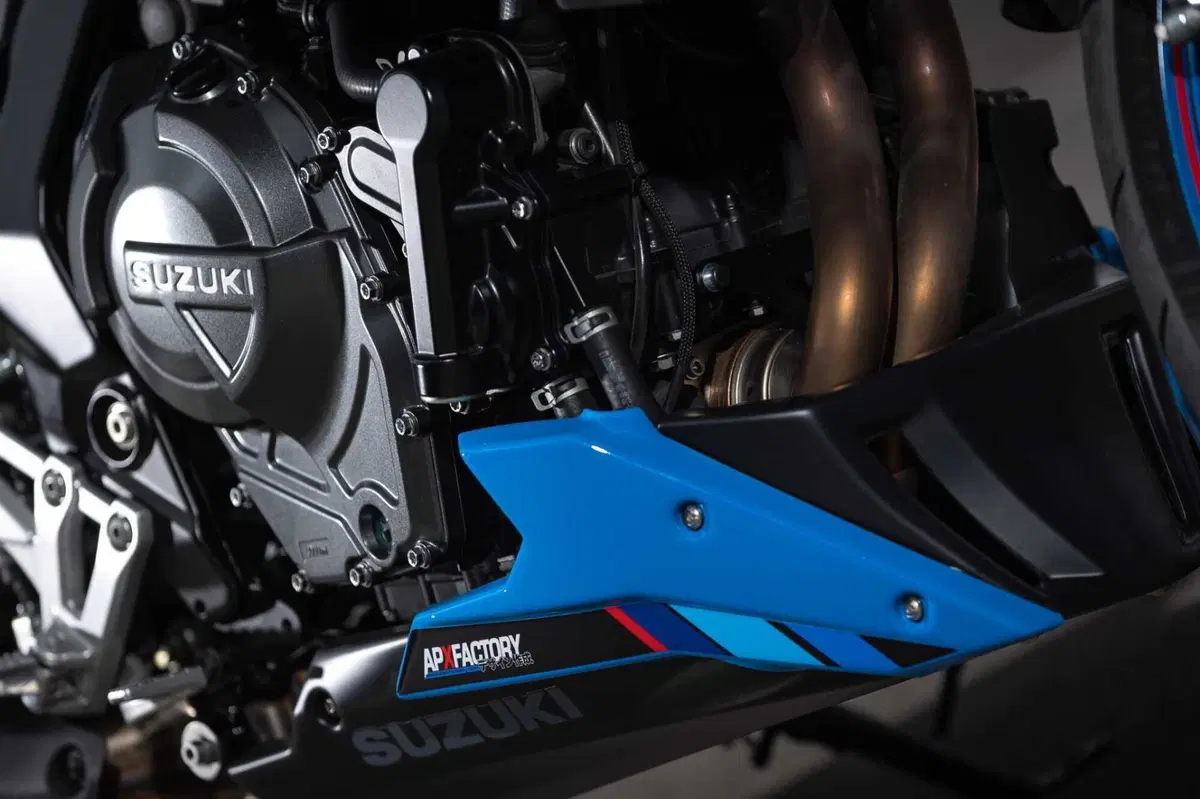 Suzuki GSX-8S Team Suzuki Edition, sportiva e ricca di dotazioni [GALLERY] (2)