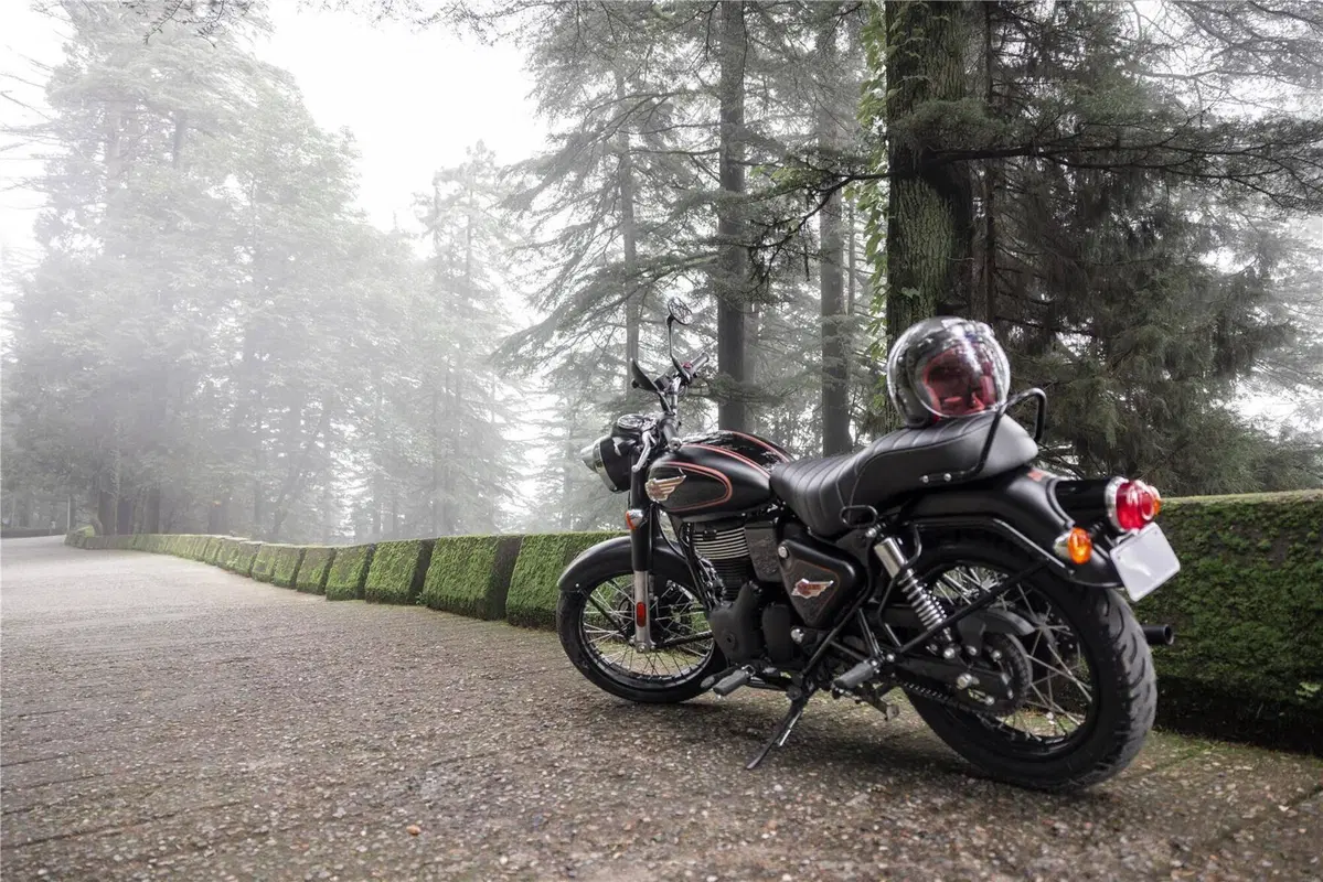 Royal Enfield Bullet 350 (2024 - 26) (3)