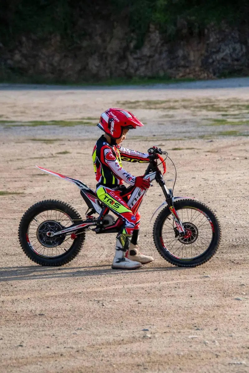 TRS Motorcycles ON-E Kids 16" (2023 - 26) (12)