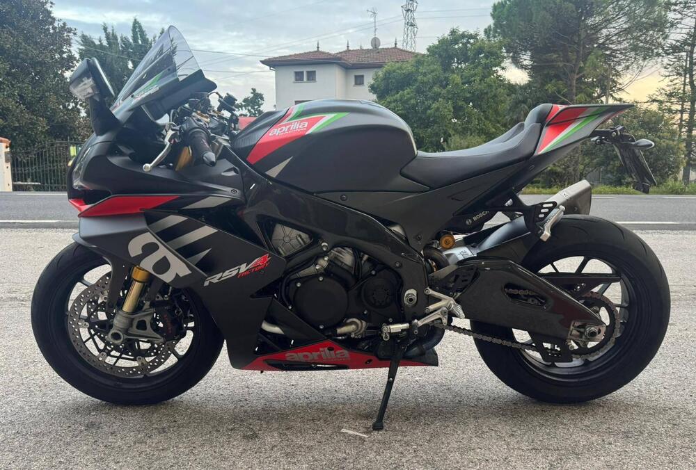 Aprilia RSV4 1100 Factory (2020) (4)