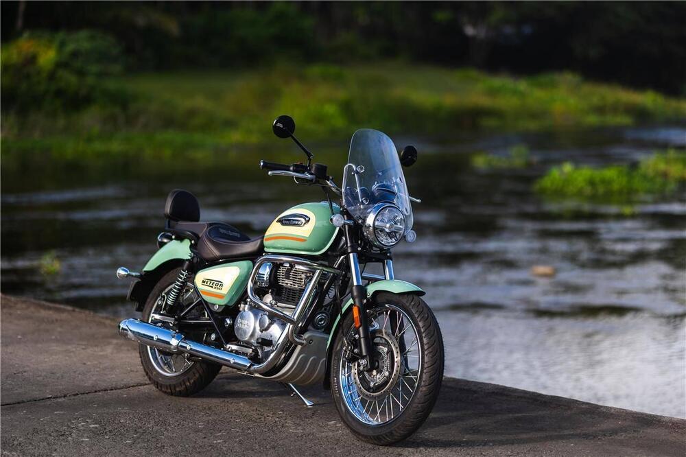 Royal Enfield Meteor 350 Aurora (2024) (2)