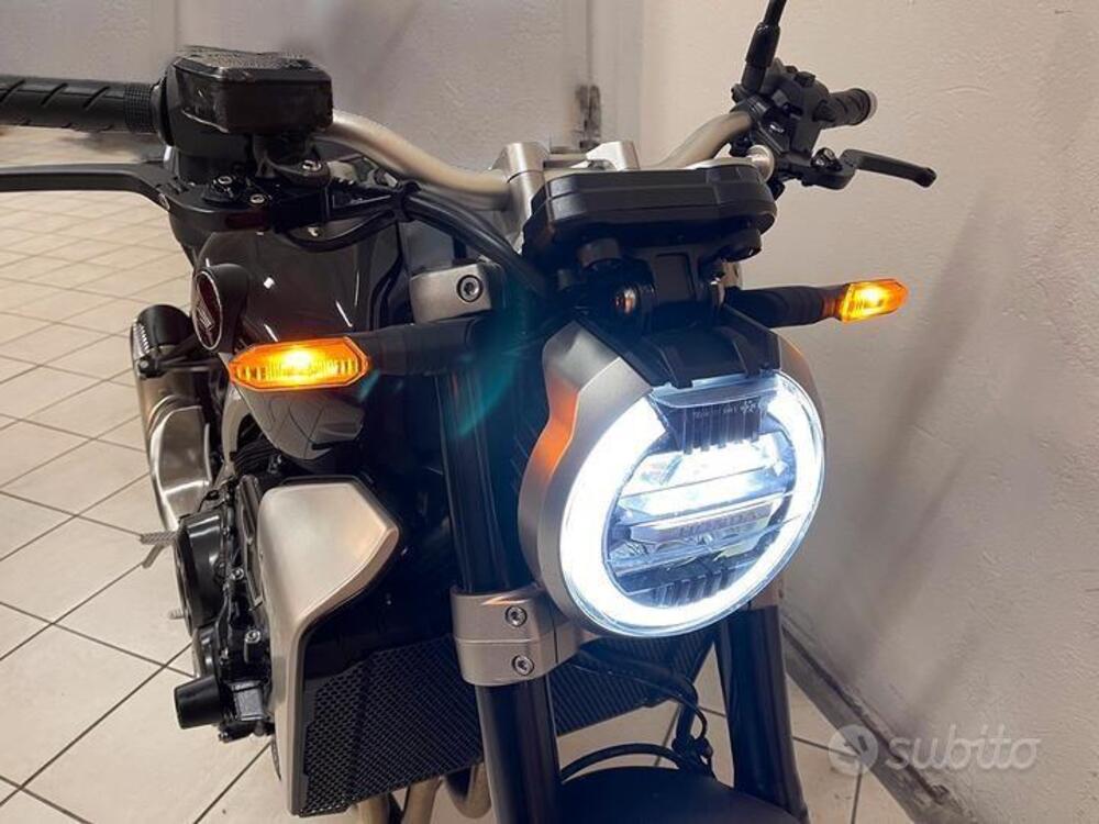 Honda CB 1000 R + Neo Sport Cafè (2019 - 20) (4)