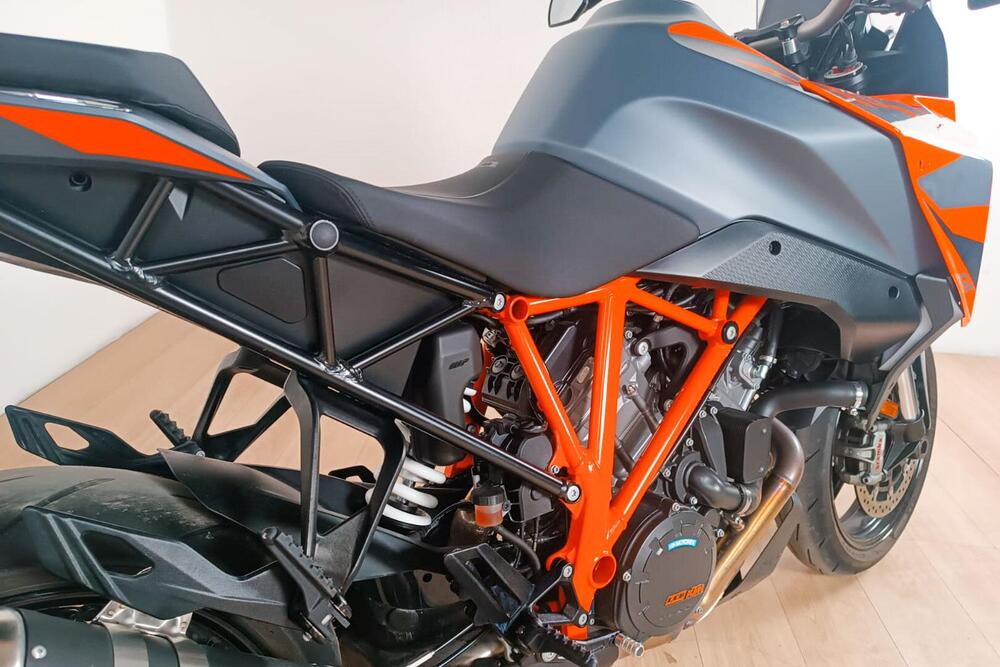 KTM 1290 Super Duke GT (2019 - 20) (4)