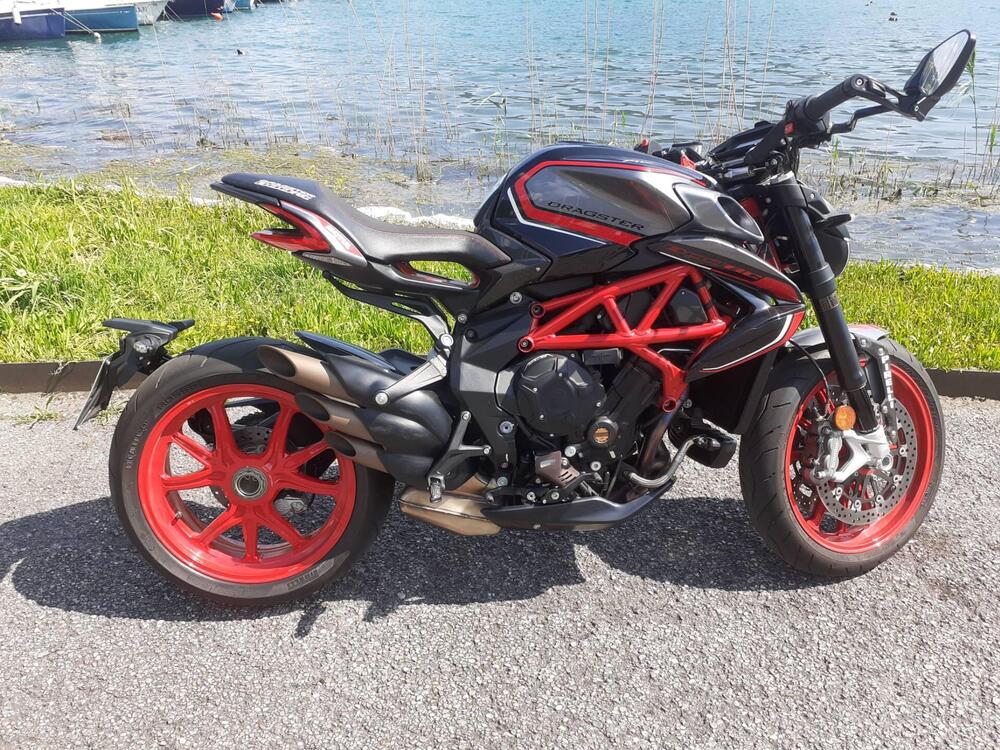 MV Agusta Dragster 800 RC SCS (2021 - 22) (2)