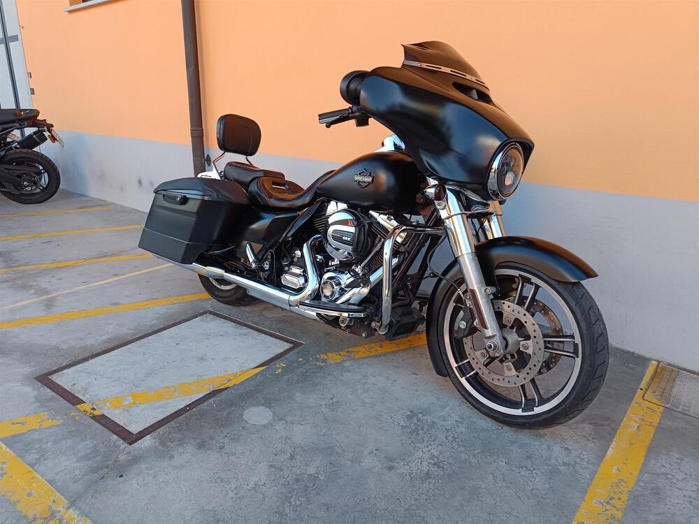 Harley-Davidson 1690 Street Glide Special (2014 - 16) - FLHX (2)