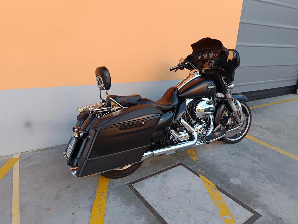 Harley-Davidson 1690 Street Glide Special (2014 - 16) - FLHX (4)