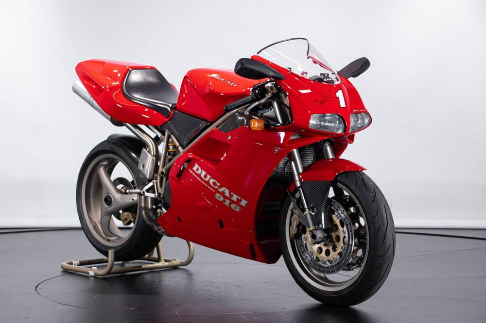 Ducati 916 MONOPOSTO (2)