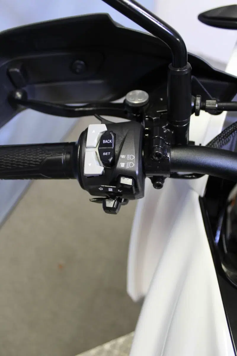Moto Morini X-Cape 650 (2021 - 26) (12)