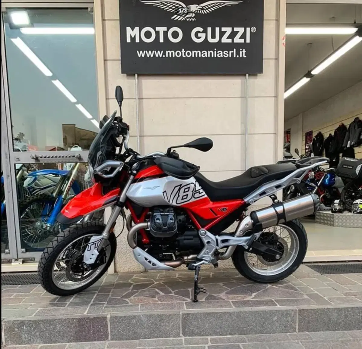 Moto Guzzi V85 TT (2024 - 26)