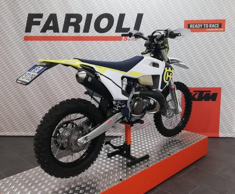 Husqvarna TE 300i (2023) (2)