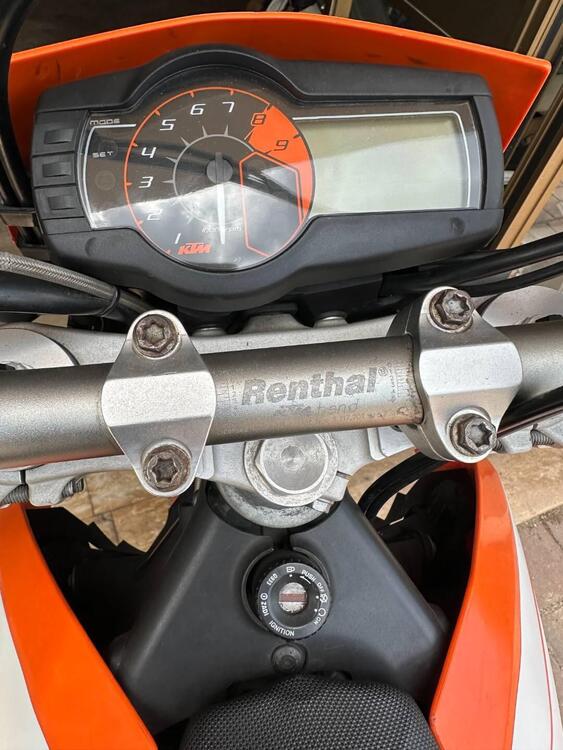 KTM 690 SMC (2008- 11) (3)