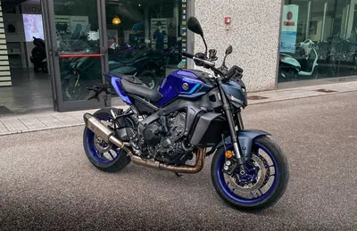 Yamaha MT-09 Y-AMT (2024 - 26) nuova