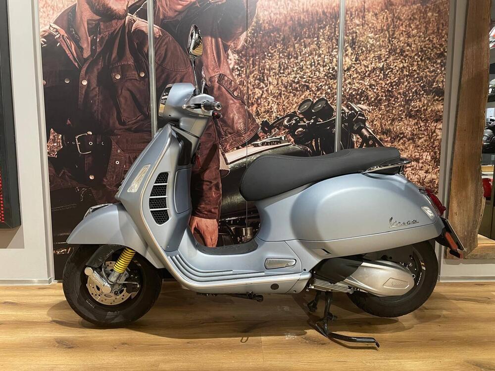 Vespa GTS 300 Super Tech (2023 - 24)