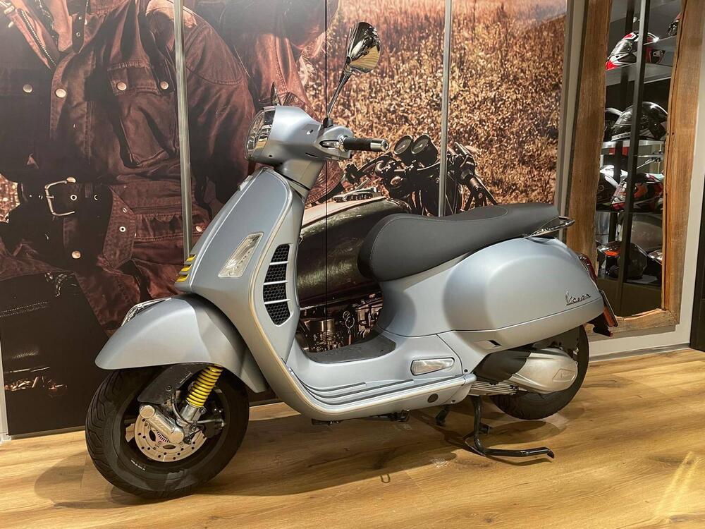 Vespa GTS 300 Super Tech (2023 - 24) (2)