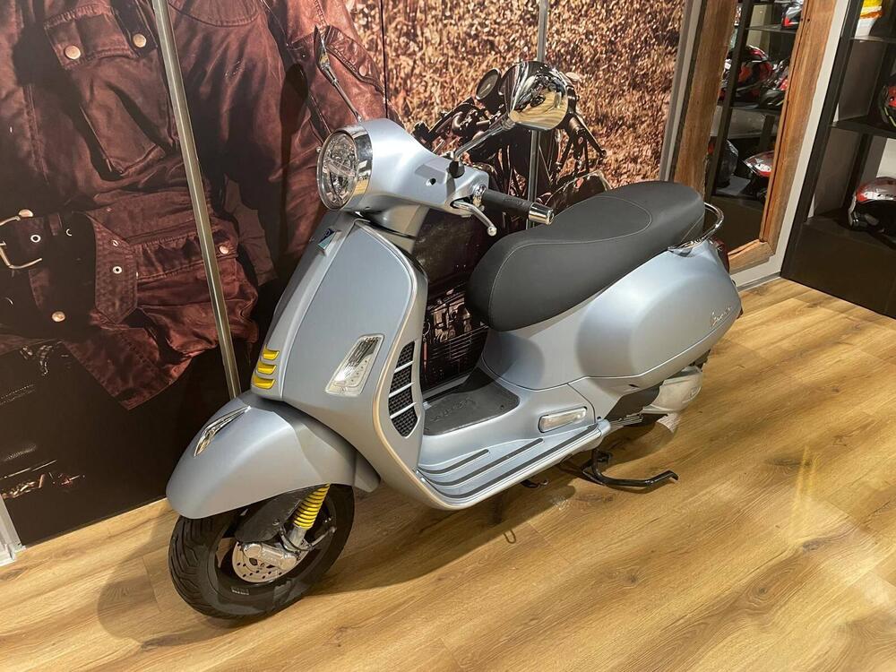 Vespa GTS 300 Super Tech (2023 - 24) (3)