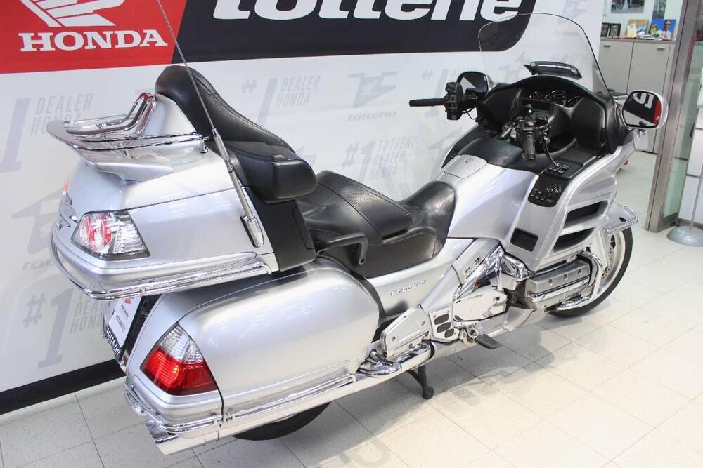 Honda GL 1800 Gold Wing (2007 - 11) (2)