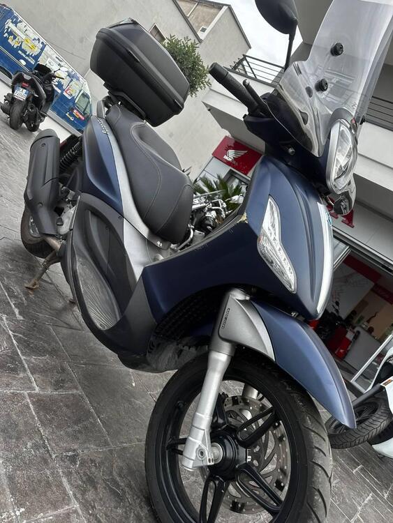 Piaggio Beverly 350 ABS (2016 - 20) (2)