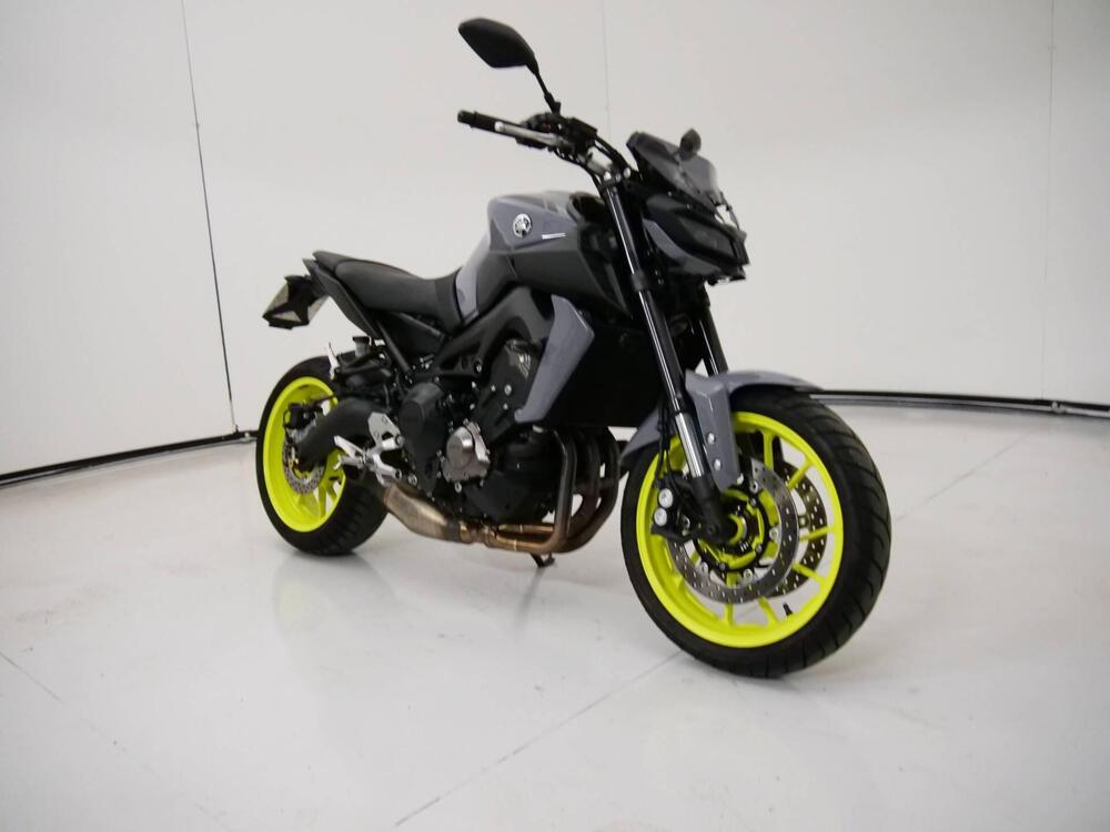 Yamaha MT-09 (2017 - 20) (2)