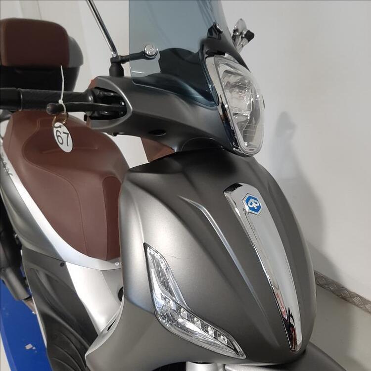 Piaggio Beverly 350 Police ABS-ASR (2018 - 20) (4)