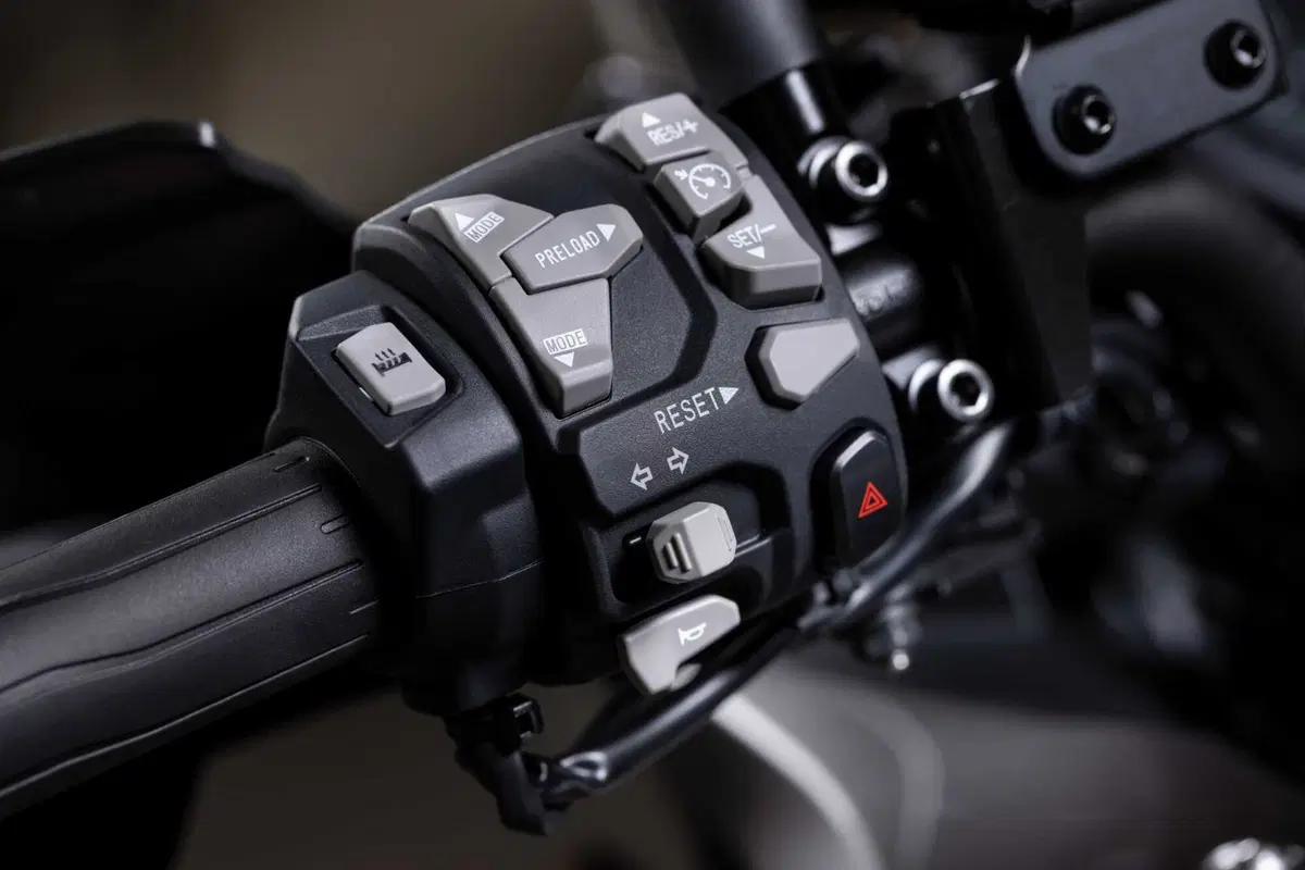 Kawasaki Versys 1100: sempre di più (2)