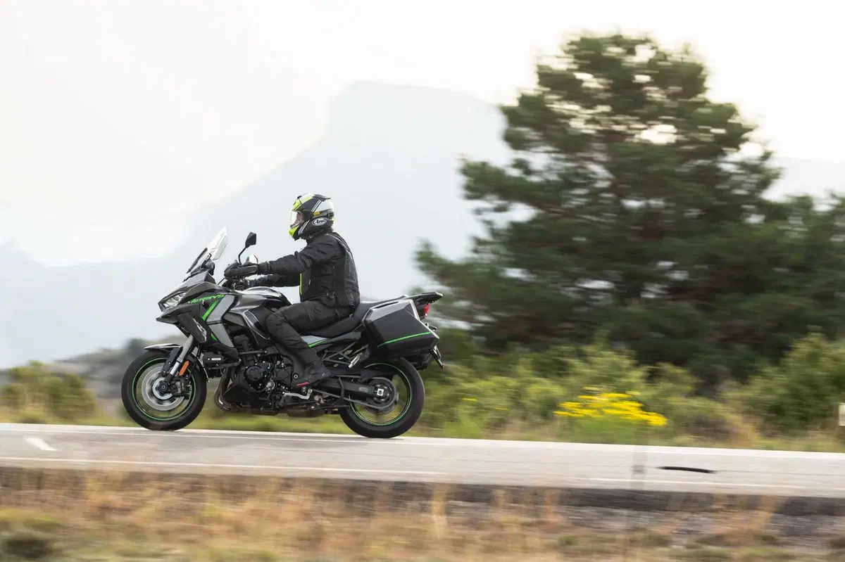 Kawasaki Versys 1100: sempre di più (3)