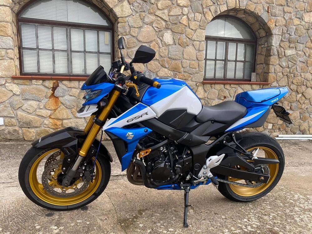 Suzuki GSR 750 (2010 - 15) (3)