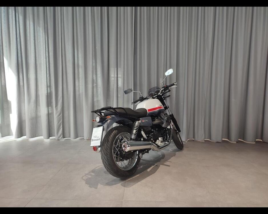 Moto Guzzi V7 Special (2021 - 24) (2)