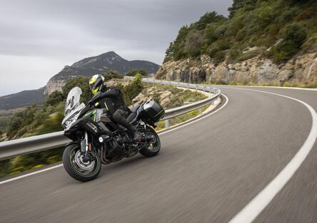 Kawasaki Versys 1100: il piacere di guidare [VIDEO e GALLERY]