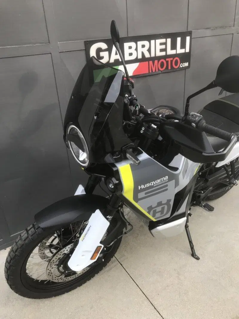 Husqvarna Norden 901 (2022 - 26) (2)