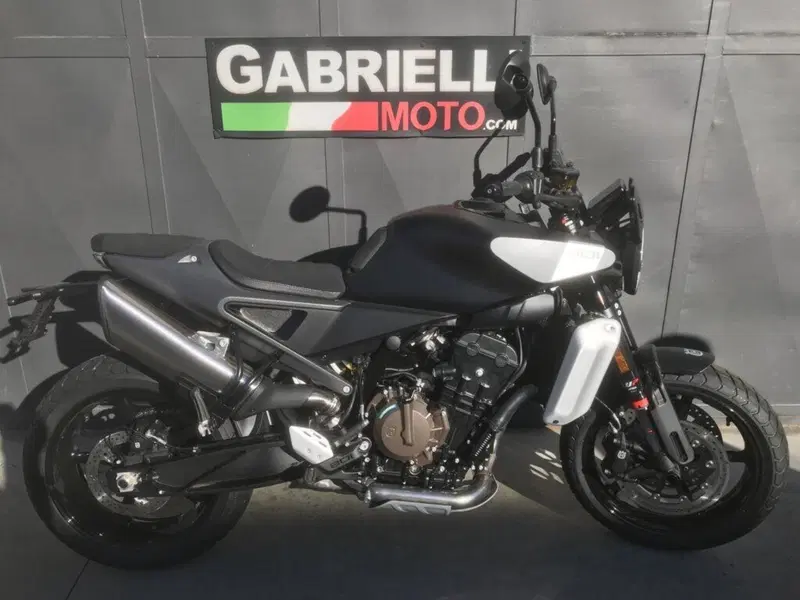 Husqvarna Svartpilen 801 (2024 - 26) (3)