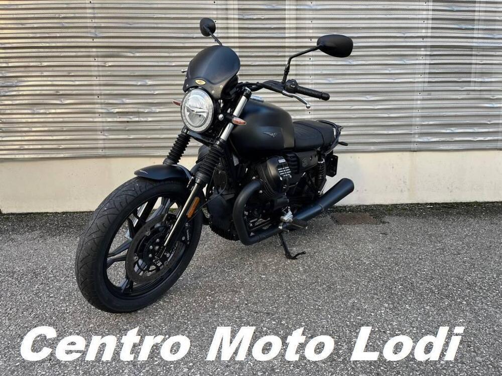 Moto Guzzi V7 III Stone Night Pack (2019 - 20) (4)